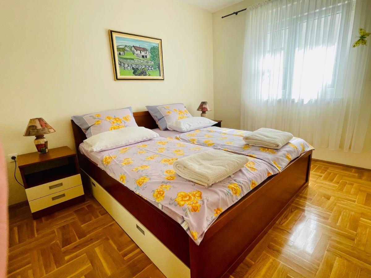 Apartment Mandarina Dugi Rat Exterior photo