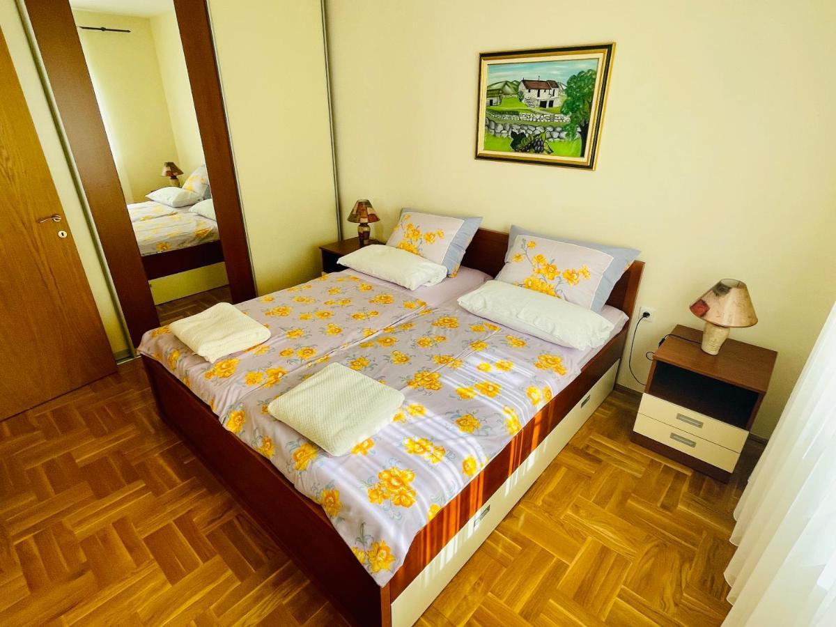 Apartment Mandarina Dugi Rat Exterior photo